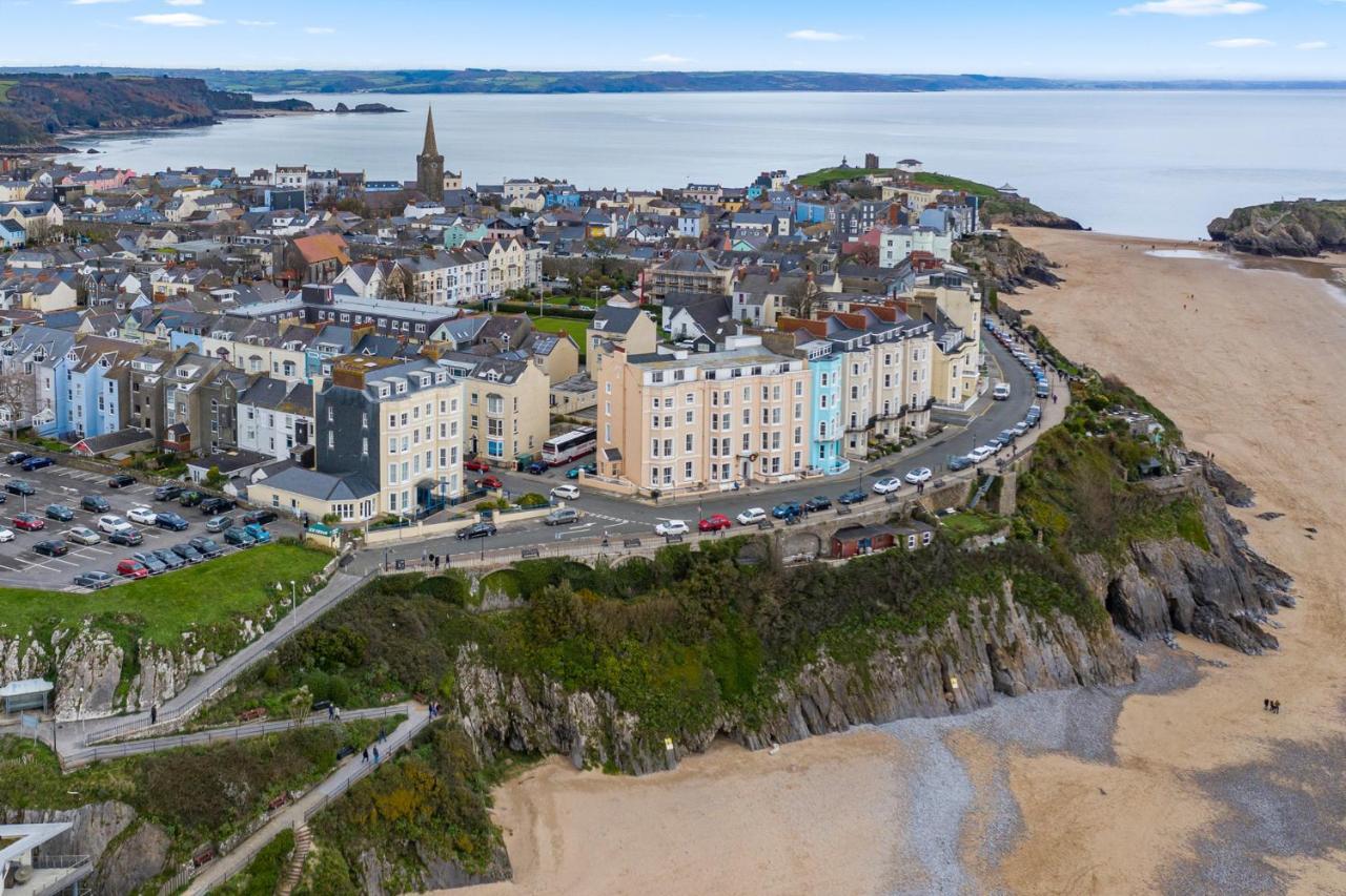 3 South Beach Court - Cosy Seafront Apartment Tenby Bagian luar foto